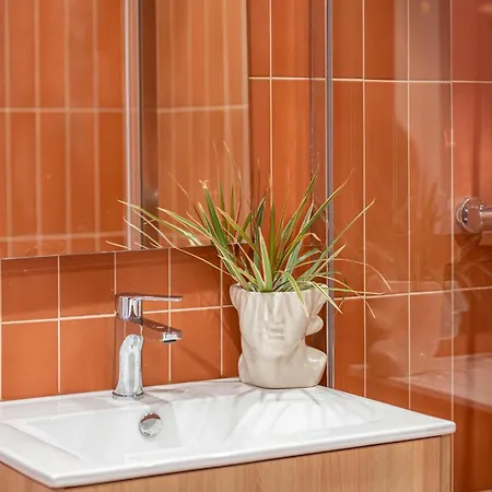 Le Dalmatie - Sauna - Jacuzzi - Clim - Gare Sncf Apartment *
